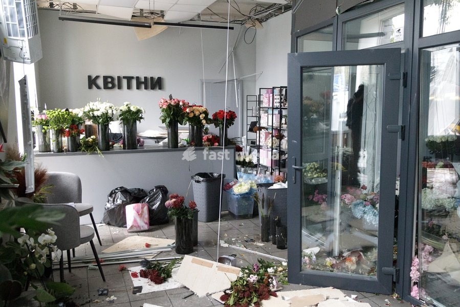 A flower shop in the Solomianskyi district is damaged by a Russian attack, Kyiv, Ukraine, October 19, 2026. During the night and morning, Russia launched a massive strike on the capital using ballistic missiles, cruise missiles, and drones. According to Kyiv city head Vitali Klitschko, five people…