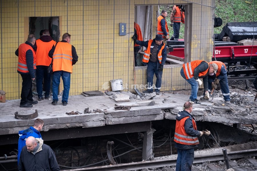 Repair workers restore the platform of the Chernihivska metro station damaged by a Russian strike, Kyiv, Ukraine, October 19, 2026. During the night and morning, Russia launched a massive strike on the capital with ballistic missiles, cruise missiles, and drones. According to the Kyiv City State…