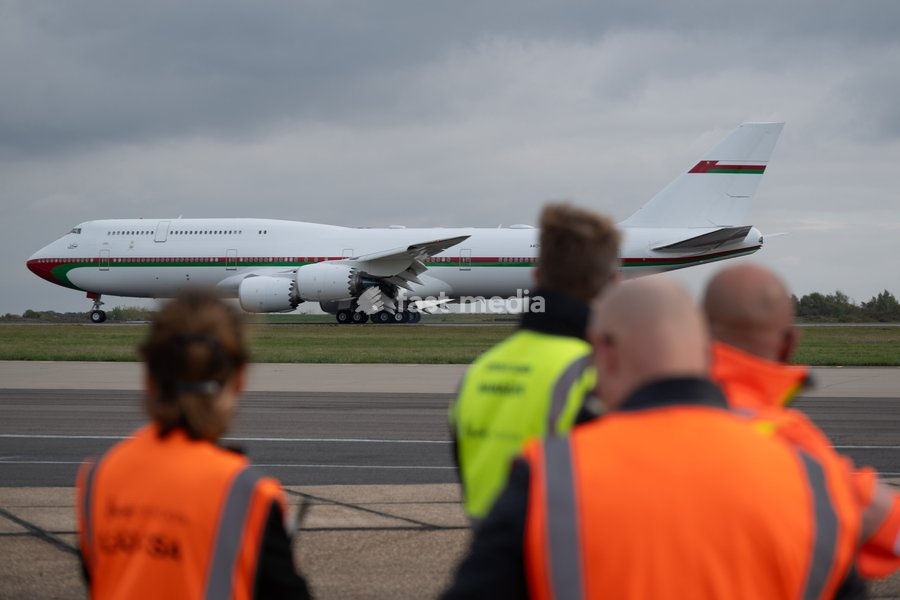 18.10.2026, Stansted Airport, Essex, UK - The Sultan of Oman, Haitham bin Tariq Al Said, arrives in Stansted Airport before travelling up to Windsor Castle for a State Visit to the UK, where he will be hosted by King Charles