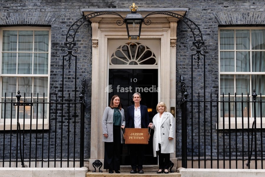 19/10/2026. London, United Kingdom. Prime Minister Andy Burnham receives The Jarrow March at 10 Downing Street