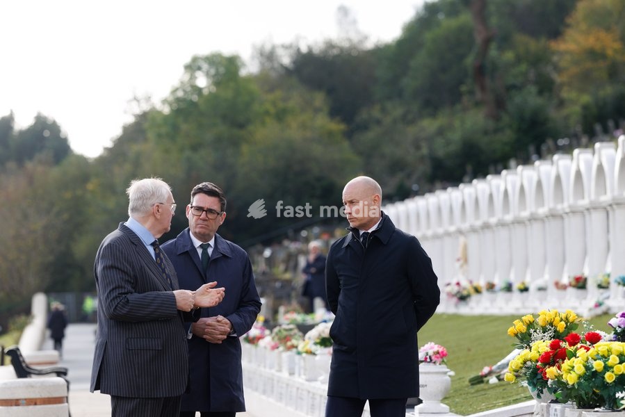 19/10/2026. Aberfan, United Kingdom. Prime Minister Andy Burnham and Welsh Secretary Stephen Kinnock visit to Aberfan to commemorate the 60th anniversary of the Aberfan disaster