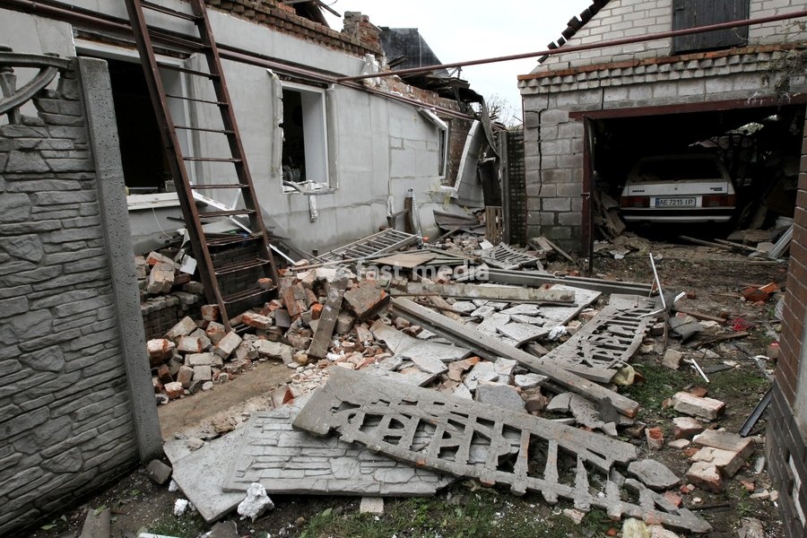 A car is kept in a garage damaged by a Russian bombardment in Dnipro, Ukraine, October 19, 2026. On Monday morning, Russian forces launched guided aerial bombs at the eastern city, damaging private homes and infrastructure. An 84-year-old woman was hospitalised in moderate condition