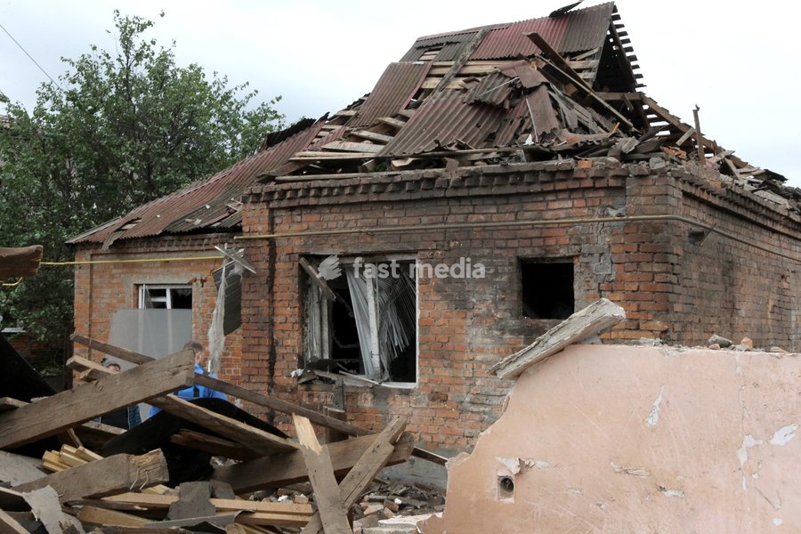 The premises of a house are reduced to rubble by a Russian bombardment in Dnipro, Ukraine, October 19, 2026. On Monday morning, Russian forces launched guided aerial bombs at the eastern city, damaging private homes and infrastructure. An 84-year-old woman was hospitalised in moderate condition