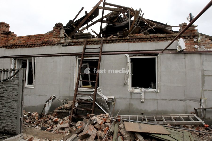 The premises of a house are reduced to rubble by a Russian bombardment in Dnipro, Ukraine, October 19, 2026. On Monday morning, Russian forces launched guided aerial bombs at the eastern city, damaging private homes and infrastructure. An 84-year-old woman was hospitalised in moderate condition