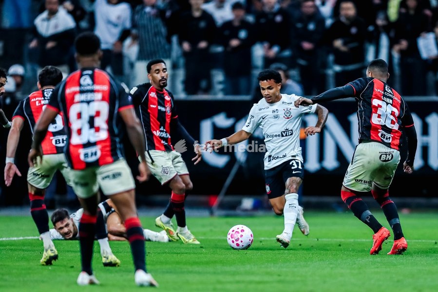 SÃO PAULO (SP), BRAZIL – OCTOBER 19: Corinthians player Kaio César during a match between Corinthians and Vitória as part of the 2026 Brazilian Championship, at the Neo Química Arena stadium in São Paulo (SP), Brazil, this Monday, October 19, 2026