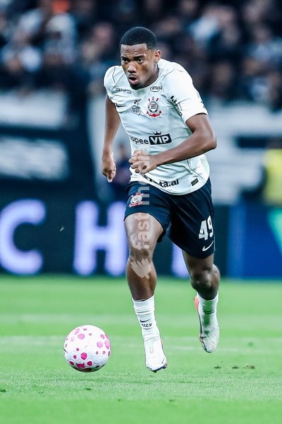 SÃO PAULO (SP), BRAZIL – OCTOBER 19: Corinthians player André during a match between Corinthians and Vitória as part of the 2026 Brazilian Championship, at the Neo Química Arena stadium in São Paulo (SP), Brazil, this Monday, October 19, 2026