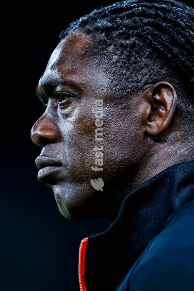 SÃO PAULO (SP), BRAZIL – OCTOBER 19: Clarence Seedorf, Corinthians manager, during the warm-up for the match between Corinthians and Vitória as part of the 2026 Brazilian Championship, at Neo Química Arena in São Paulo (SP), Brazil, this Monday, October 19, 2026