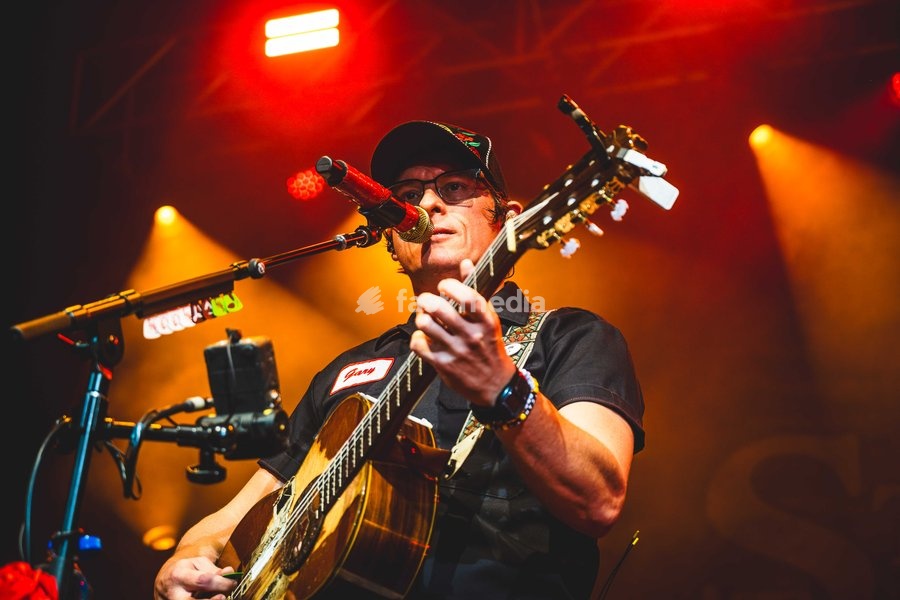 Stephen Wilson Jr. performing live at O2 Academy Glasgow. The alternative country singer-songwriter brought his 'Gary The Torch Tour' to the renowned venue. Known for his compelling musicianship, raw vocals, and deeply personal storytelling, Wilson Jr. delivered a captivating headline set blending…