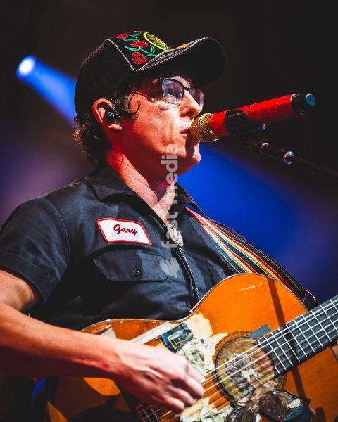 Stephen Wilson Jr. performing live at O2 Academy Glasgow. The alternative country singer-songwriter brought his 'Gary The Torch Tour' to the renowned venue. Known for his compelling musicianship, raw vocals, and deeply personal storytelling, Wilson Jr. delivered a captivating headline set blending…