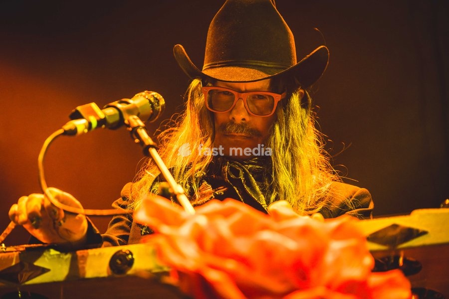 Stephen Wilson Jr. performing live at O2 Academy Glasgow. The alternative country singer-songwriter brought his 'Gary The Torch Tour' to the renowned venue. Known for his compelling musicianship, raw vocals, and deeply personal storytelling, Wilson Jr. delivered a captivating headline set blending…