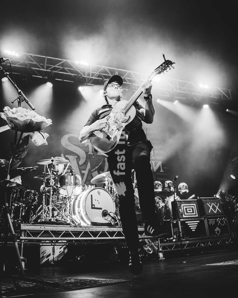 Stephen Wilson Jr. performing live at O2 Academy Glasgow. The alternative country singer-songwriter brought his 'Gary The Torch Tour' to the renowned venue. Known for his compelling musicianship, raw vocals, and deeply personal storytelling, Wilson Jr. delivered a captivating headline set blending…