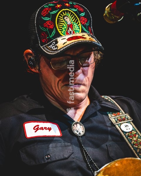 Stephen Wilson Jr. performing live at O2 Academy Glasgow. The alternative country singer-songwriter brought his 'Gary The Torch Tour' to the renowned venue. Known for his compelling musicianship, raw vocals, and deeply personal storytelling, Wilson Jr. delivered a captivating headline set blending…