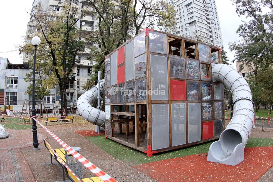 A playground in the Solomianskyi district is damaged by a Russian attack in Kyiv, Ukraine, on October 19, 2026. During the night and morning, Russia launched a massive strike on the capital using ballistic missiles, cruise missiles, and drones. According to Kyiv city head Vitali Klitschko, five…