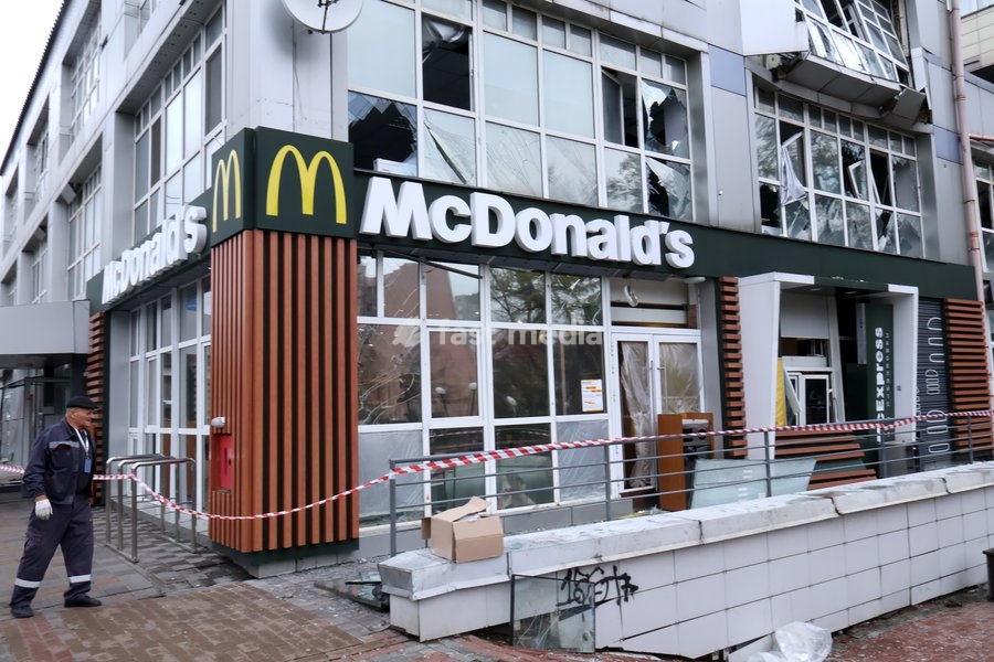 Russian attack on Kyiv affects shopping mall