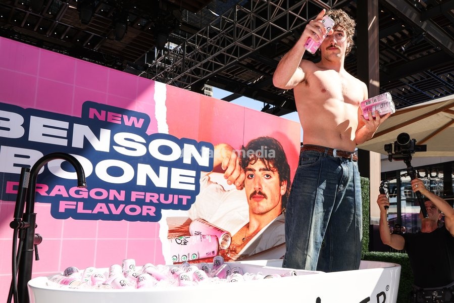 CENTURY CITY, LOS ANGELES, CALIFORNIA, USA - OCTOBER 18: Benson Boone attends his splash with a bathtub takeover celebrating Caliwater's New Dragon Fruit Flavor held at Westfield Century City on October 18, 2026 in Century City, Los Angeles, California, United States