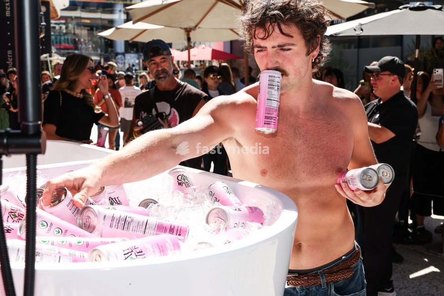 CENTURY CITY, LOS ANGELES, CALIFORNIA, USA - OCTOBER 18: Benson Boone attends his splash with a bathtub takeover celebrating Caliwater's New Dragon Fruit Flavor held at Westfield Century City on October 18, 2026 in Century City, Los Angeles, California, United States