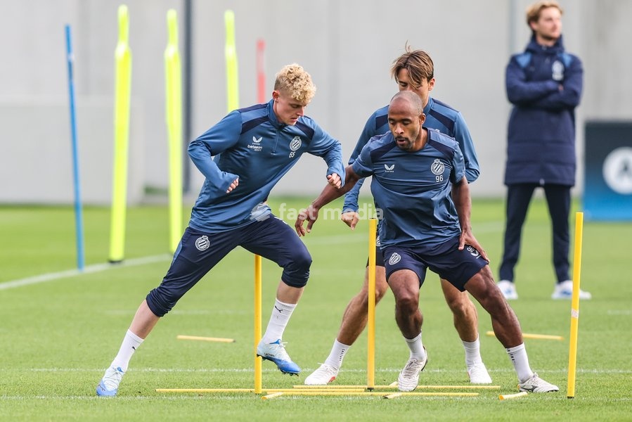 Club's Joaquin Seys and Club's Denis Odoi pictured during a training session of Belgian soccer team Club Brugge KV, Tuesday 20 October 2026 in Knokke-Heist. Club is preparing for the third game in the UEFA Champions League league phase against French team Racing Club de Lens tomorrow