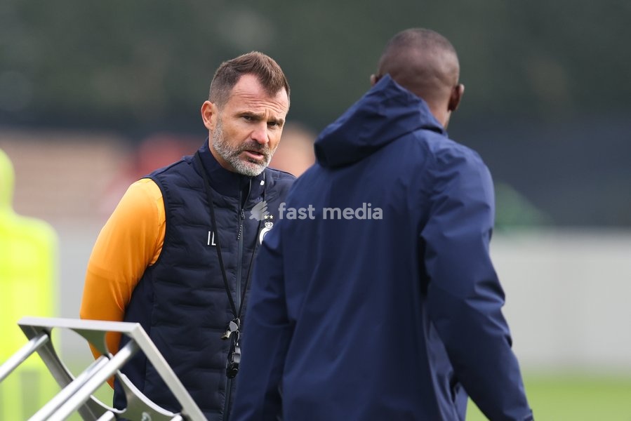 Club's head coach Ivan Leko pictured during a training session of Belgian soccer team Club Brugge KV, Tuesday 20 October 2026 in Knokke-Heist. Club is preparing for the third game in the UEFA Champions League league phase against French team Racing Club de Lens tomorrow