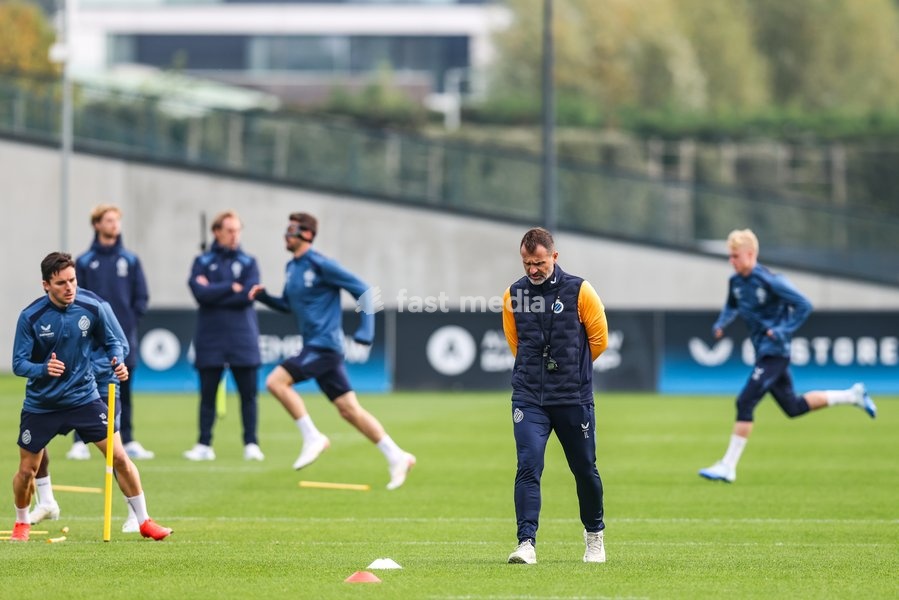 Club's head coach Ivan Leko pictured during a training session of Belgian soccer team Club Brugge KV, Tuesday 20 October 2026 in Knokke-Heist. Club is preparing for the third game in the UEFA Champions League league phase against French team Racing Club de Lens tomorrow