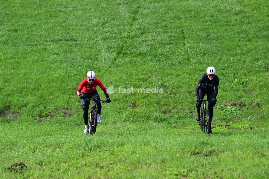 Belgian Milan Menten of Lotto-Intermarche and Ben Hermans pictured during the presentation of the track of the Belgian Championship cyclocross Bilzen-Hoeselt, on Tuesday 20 October 2026 in Munsterbilzen. The Belgian Championships Cyclocross Bilzen-Hoeselt 2027 take place on Januany 9 and 10