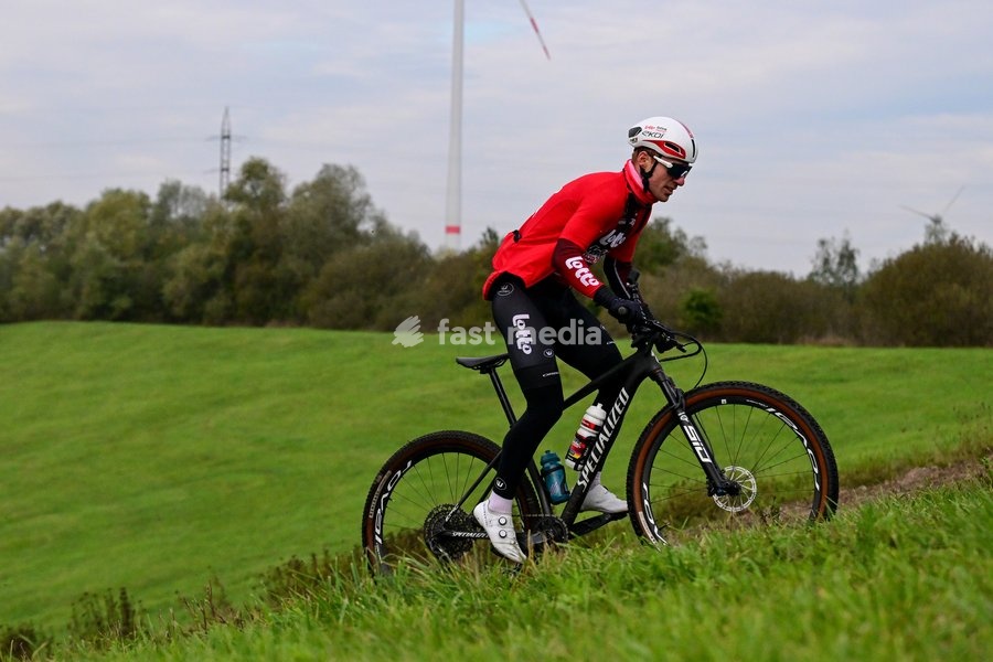 Belgian Milan Menten of Lotto-Intermarche pictured during the presentation of the track of the Belgian Championship cyclocross Bilzen-Hoeselt, on Tuesday 20 October 2026 in Munsterbilzen. The Belgian Championships Cyclocross Bilzen-Hoeselt 2027 take place on Januany 9 and 10