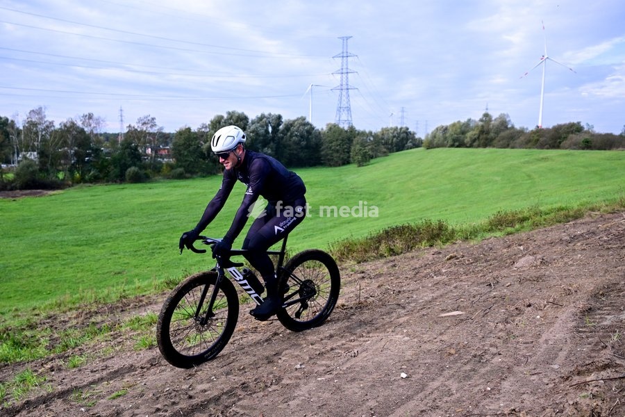 Ben Hermans pictured during the presentation of the track of the Belgian Championship cyclocross Bilzen-Hoeselt, on Tuesday 20 October 2026 in Munsterbilzen. The Belgian Championships Cyclocross Bilzen-Hoeselt 2027 take place on Januany 9 and 10