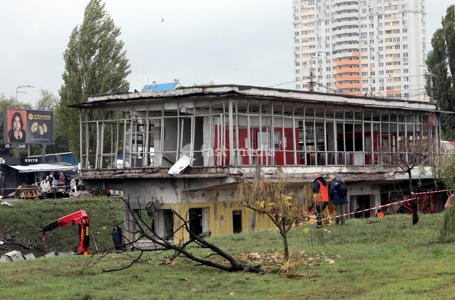 The Chernihivska metro station is damaged by a Russian strike, Kyiv, Ukraine, October 19, 2026. During the night and morning, Russia launched a massive strike on the capital with ballistic missiles, cruise missiles, and drones. According to the Kyiv City State Administration (KCSA), a surface-level…