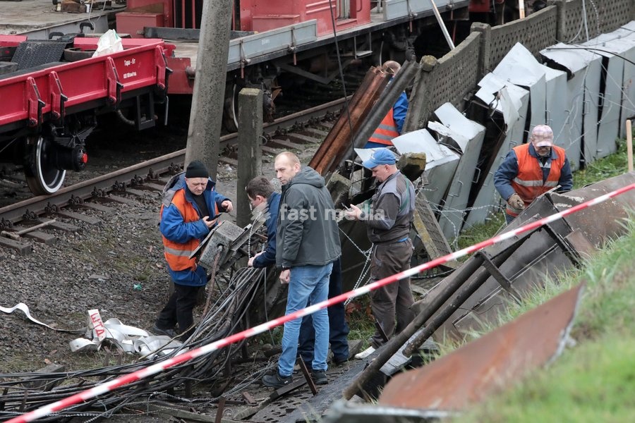 Repair workers restore cable networks near the Chernihivska metro station damaged by a Russian strike in Kyiv, Ukraine, on October 19, 2026. During the night and morning, Russia launched a strike on the capital with ballistic missiles, cruise missiles, and drones. According to the Kyiv City State…