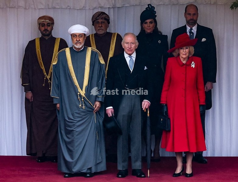 WINDSOR, ENGLAND - OCTOBER 20: (L-R) H.H. Sayyid Theyazin bin Haitham Al Said Deputy Prime Minister for Economic Affairs, The Sultan of Oman Haitham bin Tariq Al Said, H.H. Sayyid Shihab bin Tariq Al Said, Deputy Prime Minister for Defence Affairs, King Charles III, Catherine, Princess of Wales,…