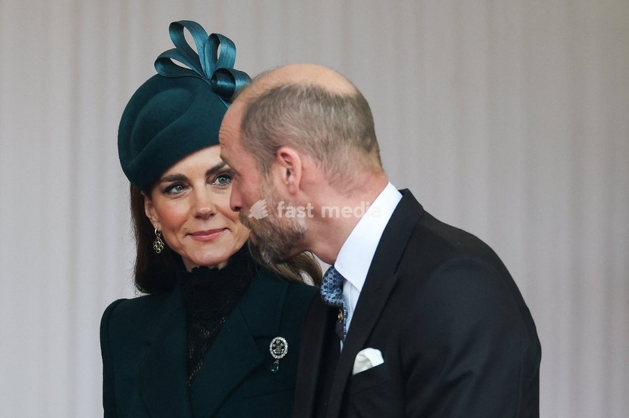 Britain's William Prince of Wales and Kate, Princess of Wales attend a welcome ceremony for Oman's Sultan Haitham bin Tariq on the Royal Dais at Datchet Road during the Sultan's state visit to Britain, in Windsor, Britain, October 20, 2026. REUTERS/Toby Melville/Pool REFILE - QUALITY REPEAT