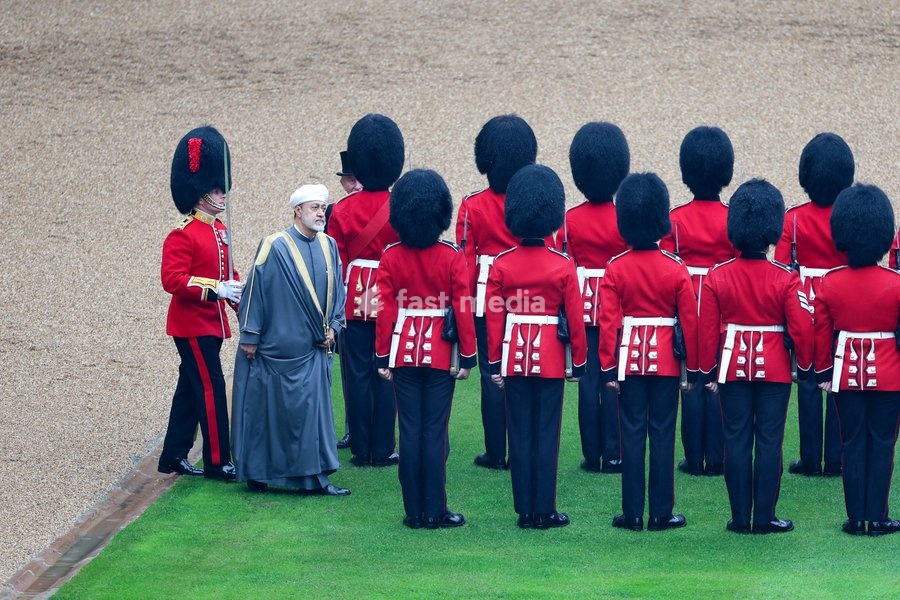 WINDSOR, ENGLAND - OCTOBER 20: The Sultan of Oman Haitham bin Tariq Al Said inspects the Guard of Honour in Quadrangle of Windsor Castle during the State Visit of the Sultan Of Oman to the UK on October 20, 2026 in Windsor, England. Sultan Haitham bin Tarik, Sultan of Oman, is on a three-day State…