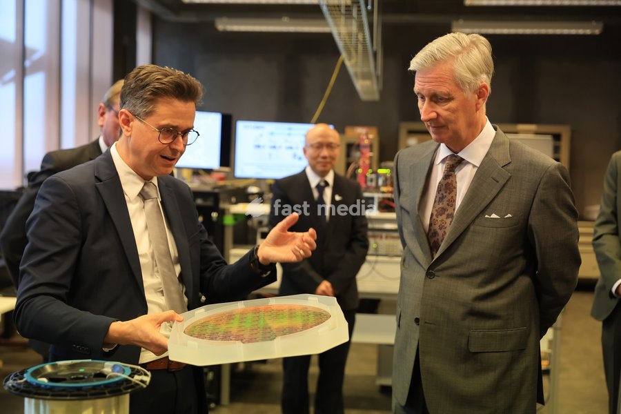 King Philippe - Filip of Belgium pictured during a visit to IGent, a research building at the UGent University where scientists and companies collaborate to develop innovative technologies, on Tuesday 20 October 2026, in Gent