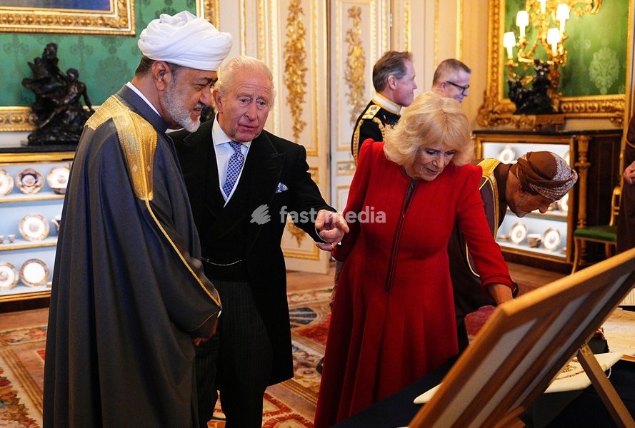 The Sultan of Oman, Sultan Haitham bin Tarik al Said (left) with King Charles III and Queen Camilla viewing a display of items from the Royal Collection in the Green Drawing Room at Windsor Castle, Berkshire, during his state visit to the UK. Picture date: Tuesday October 20, 2026. PA Photo
