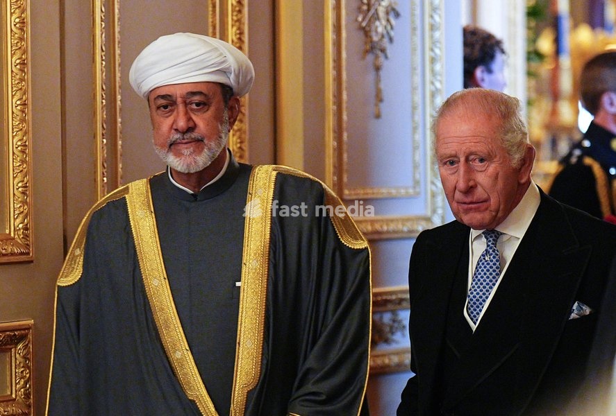 The Sultan of Oman, Sultan Haitham bin Tarik al Said (left) with King Charles III arriving to view a display of items from the Royal Collection in the Green Drawing Room at Windsor Castle, Berkshire, during his state visit to the UK. Picture date: Tuesday October 20, 2026. PA Photo