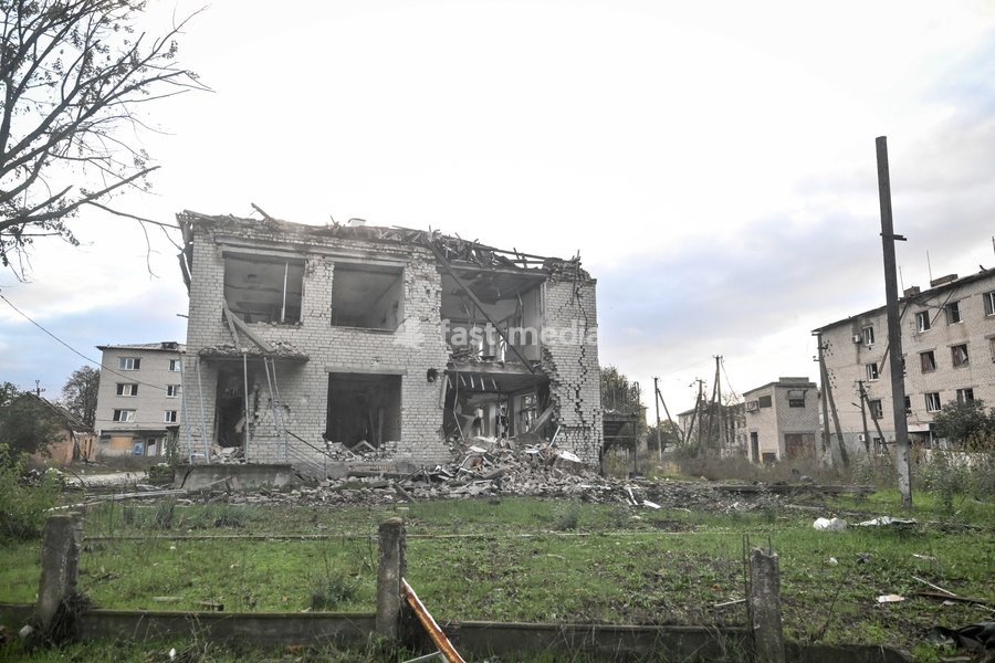 A two-storey apartment block is destroyed by a Russian bombardment in the front-line settlement of Komyshuvakha, Zaporizhzhia region, Ukraine, October 19, 2026