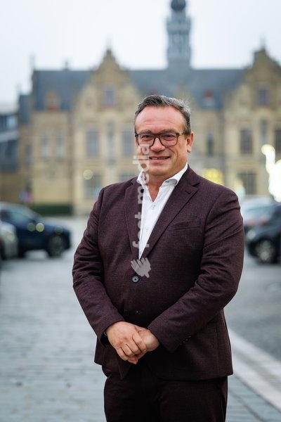 Jurgen Vanlerberghe, new governor of West Flanders, poses for the photographer, on Tuesday 20 October 2026 in Ieper