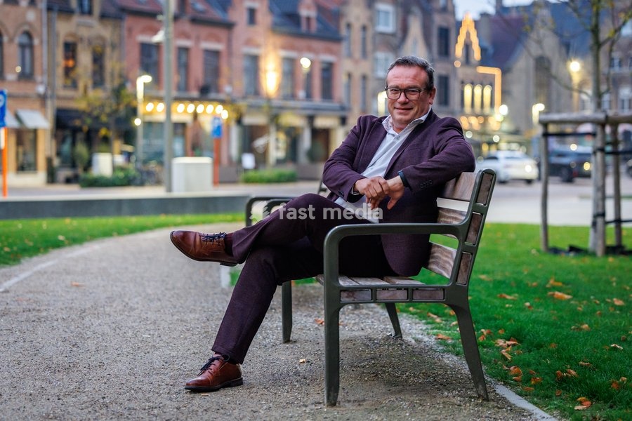 Jurgen Vanlerberghe, new governor of West Flanders, poses for the photographer, on Tuesday 20 October 2026 in Ieper