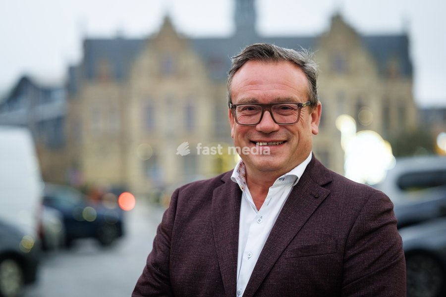 Jurgen Vanlerberghe, new governor of West Flanders, poses for the photographer, on Tuesday 20 October 2026 in Ieper