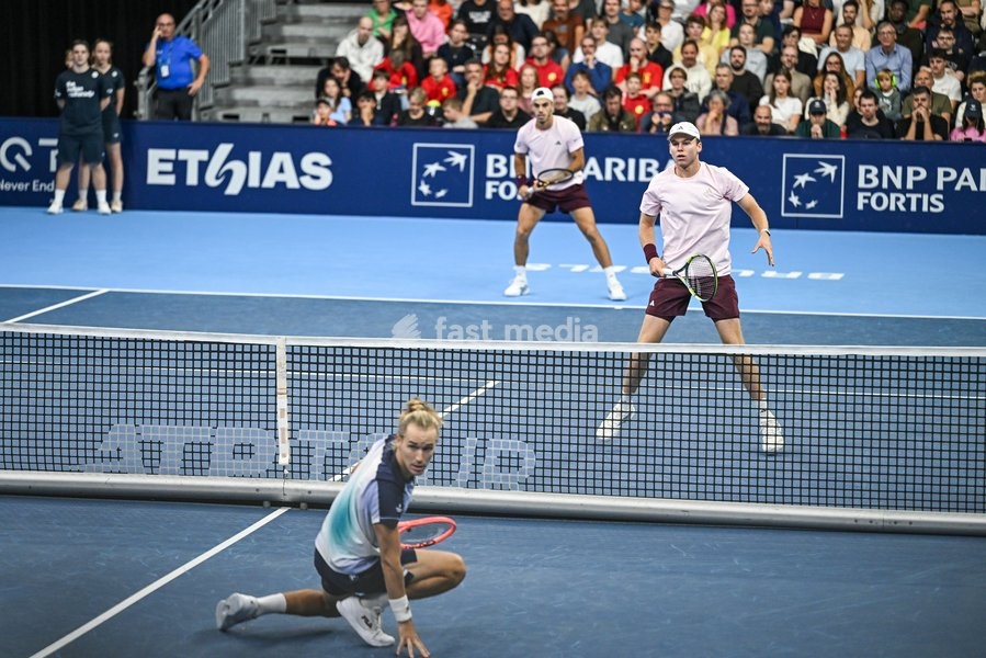 Francisco Cerundolo of Argentina, Alex Michelsen of the United States pictured in action during the European Open ATP tennis tournament in Brussels, on 21 October. This year's edition of the tournament is taking place from 17 to 25 October