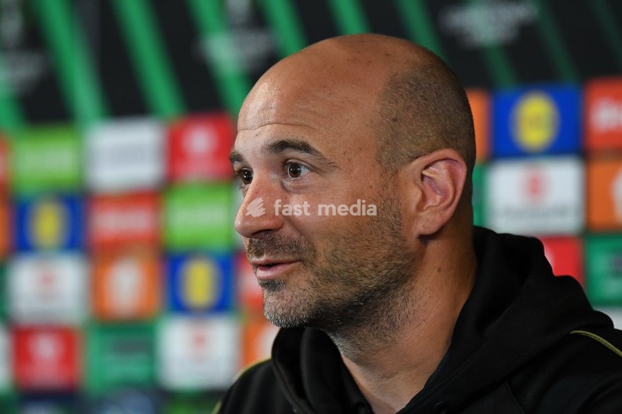 STVV's head coach Frederic De Meyer pictured during a press conference of Belgian soccer team Sint-Truidense VV, Wednesday 21 October 2026 in Herning, Denmark, in preparation of tomorrow's game against Danish FC Midtjylland on the second day of the UEFA Conference League league phase