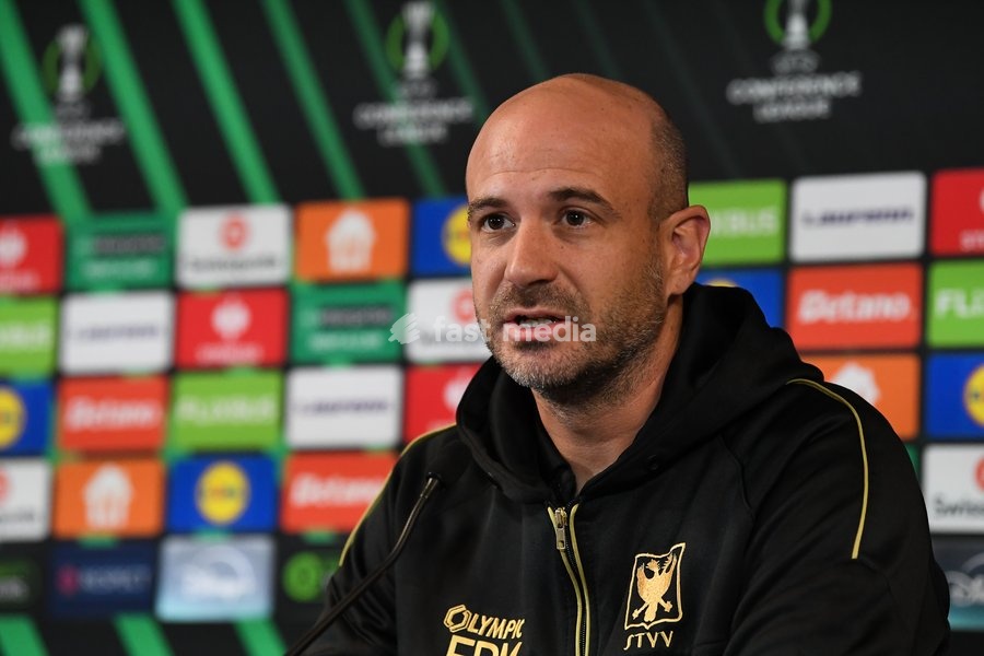 STVV's head coach Frederic De Meyer pictured during a press conference of Belgian soccer team Sint-Truidense VV, Wednesday 21 October 2026 in Herning, Denmark, in preparation of tomorrow's game against Danish FC Midtjylland on the second day of the UEFA Conference League league phase