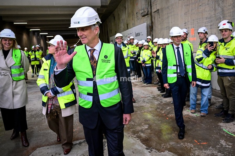 acting Antwerp mayor Els Van Doesburg; Flemish Minister Annick De Ridder; Antwerp province governor Cathy Berx and King Philippe - Filip of Belgium pictured during a royal visit to the Oosterweel construction site on Wednesday 21 October 2026 in Antwerp. The 'Oosterweelverbinding' is a major…