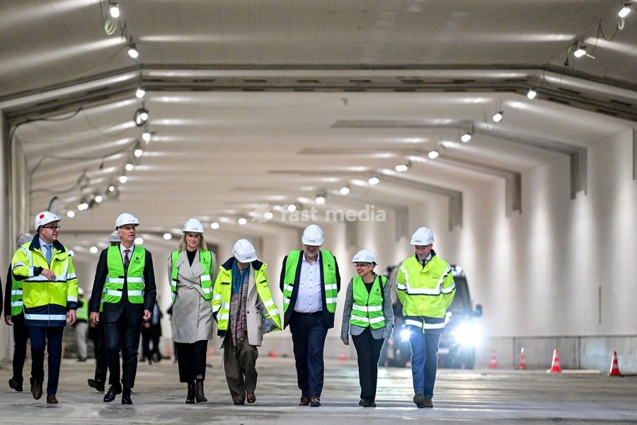 King Philippe - Filip of Belgium; acting Antwerp mayor Els Van Doesburg; Flemish Minister Annick De Ridder; Antwerp province governor Cathy Berx and Antwerp alderman Koen Kennis a royal visit to the Oosterweel construction site on Wednesday 21 October 2026 in Antwerp. The 'Oosterweelverbinding' is…