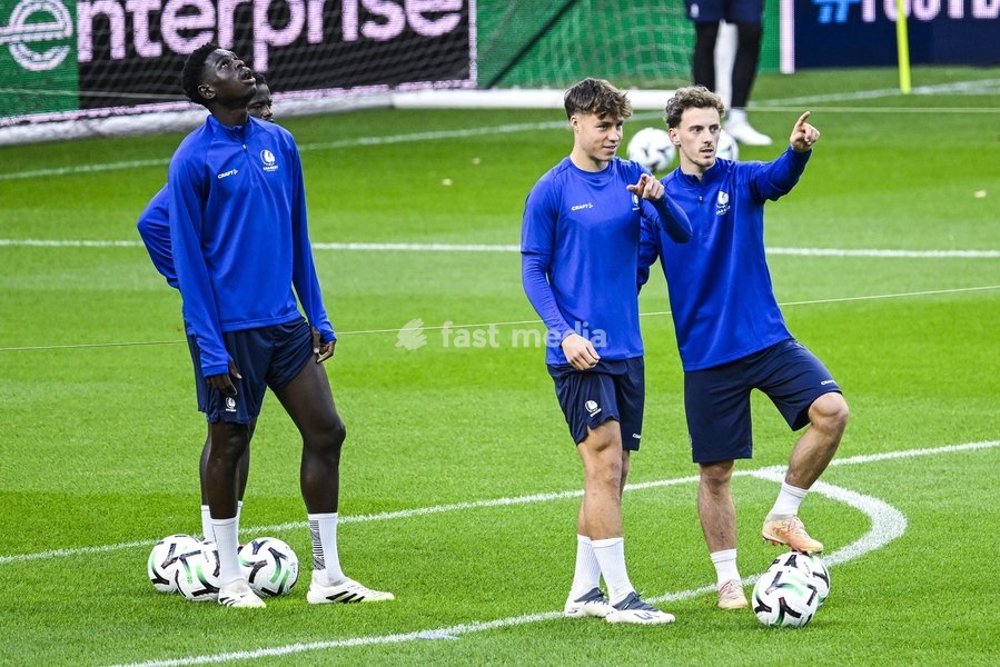 Tibe De Vlieger of KAA Gent and Gilles De Meyer of KAA Gent pictured during a training session of Belgian soccer team KAA Gent, Wednesday 21 October 2026 in Braga, Portugal. The team is preparing for the second match of the UEFA Conference League league phase against Portuguese SC Braga tomorrow