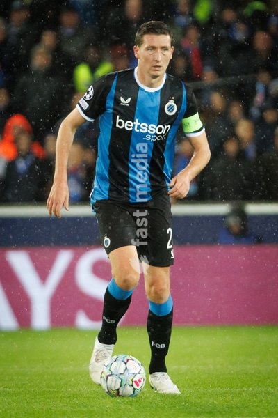 Club's Hans Vanaken pictured in action during a soccer game between Belgian Club Brugge KV and French Racing Club de Lens, Wednesday 21 October 2026 in Brugge, on day three of the UEFA Champions League league phase