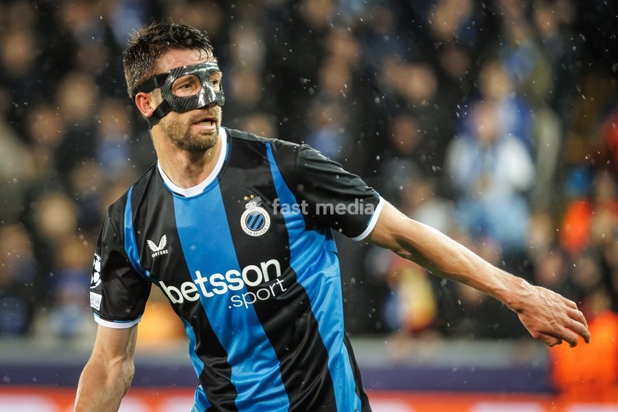 Club's Brandon Mechele pictured in action during a soccer game between Belgian Club Brugge KV and French Racing Club de Lens, Wednesday 21 October 2026 in Brugge, on day three of the UEFA Champions League league phase