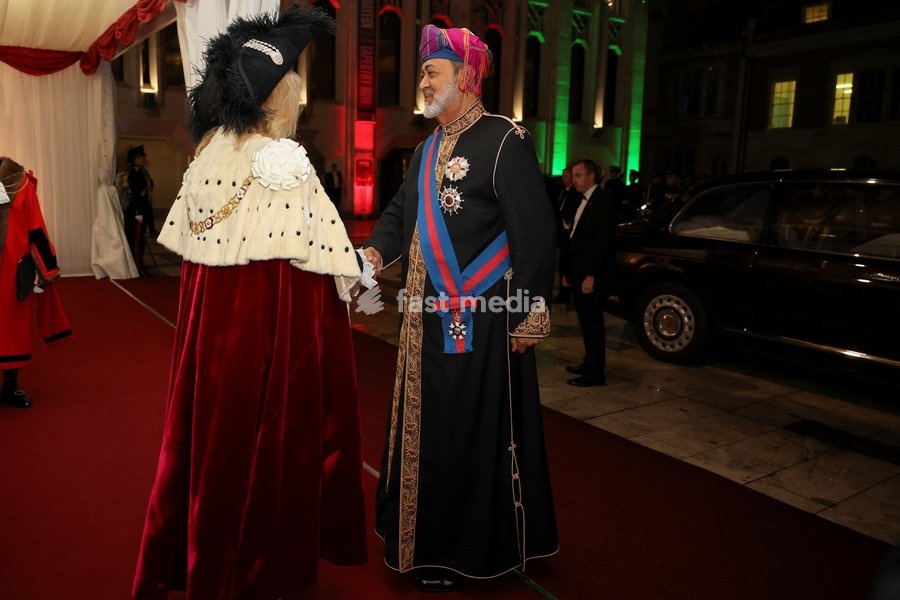 Oman's Sultan Haitham bin Tariq greets Lady Mayor of the City of London Dame Susan Langley as he arrives to attend the Guildhall State Banquet during his state visit to Britain, in London, October 21, 2026
