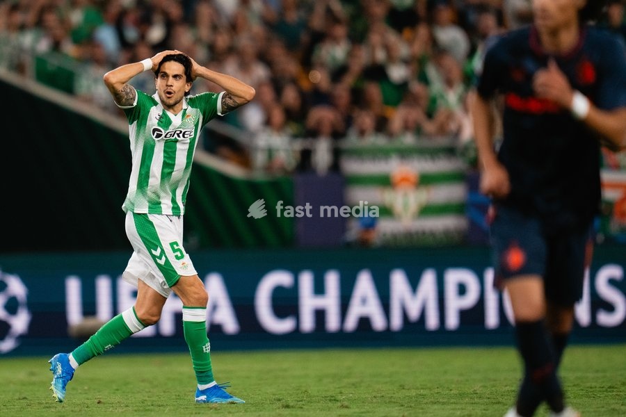 Sevilla, Spain: during the UEFA Champions League match between Real Betis and Feyenoord played at La Cartuja Stadium on 21 Oct 2026 in Sevilla, Spain