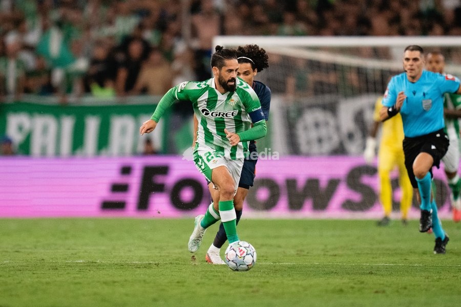 Sevilla, Spain: Isco during the UEFA Champions League match between Real Betis and Feyenoord played at La Cartuja Stadium on 21 Oct 2026 in Sevilla, Spain