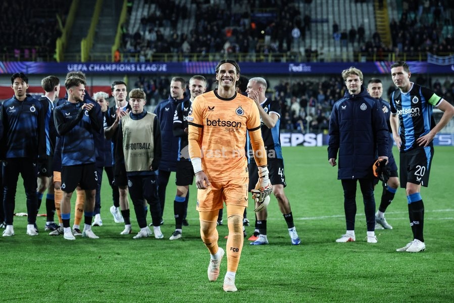 Club's players celebrate after winning a soccer game between Belgian Club Brugge KV and French Racing Club de Lens, Wednesday 21 October 2026 in Brugge, on day three of the UEFA Champions League league phase